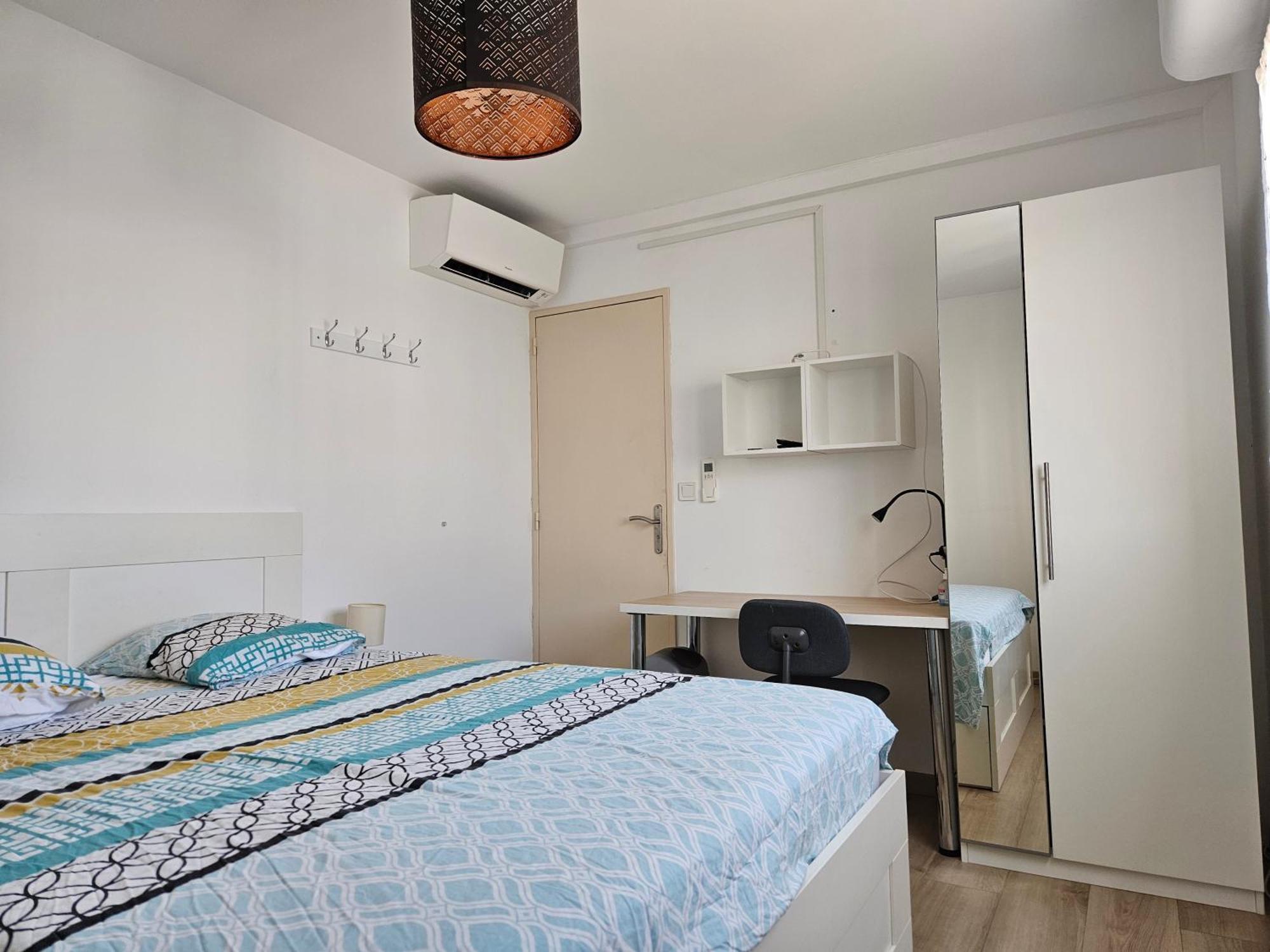 Chambre En Colocation Fille, Proche Mer, Climatisation *