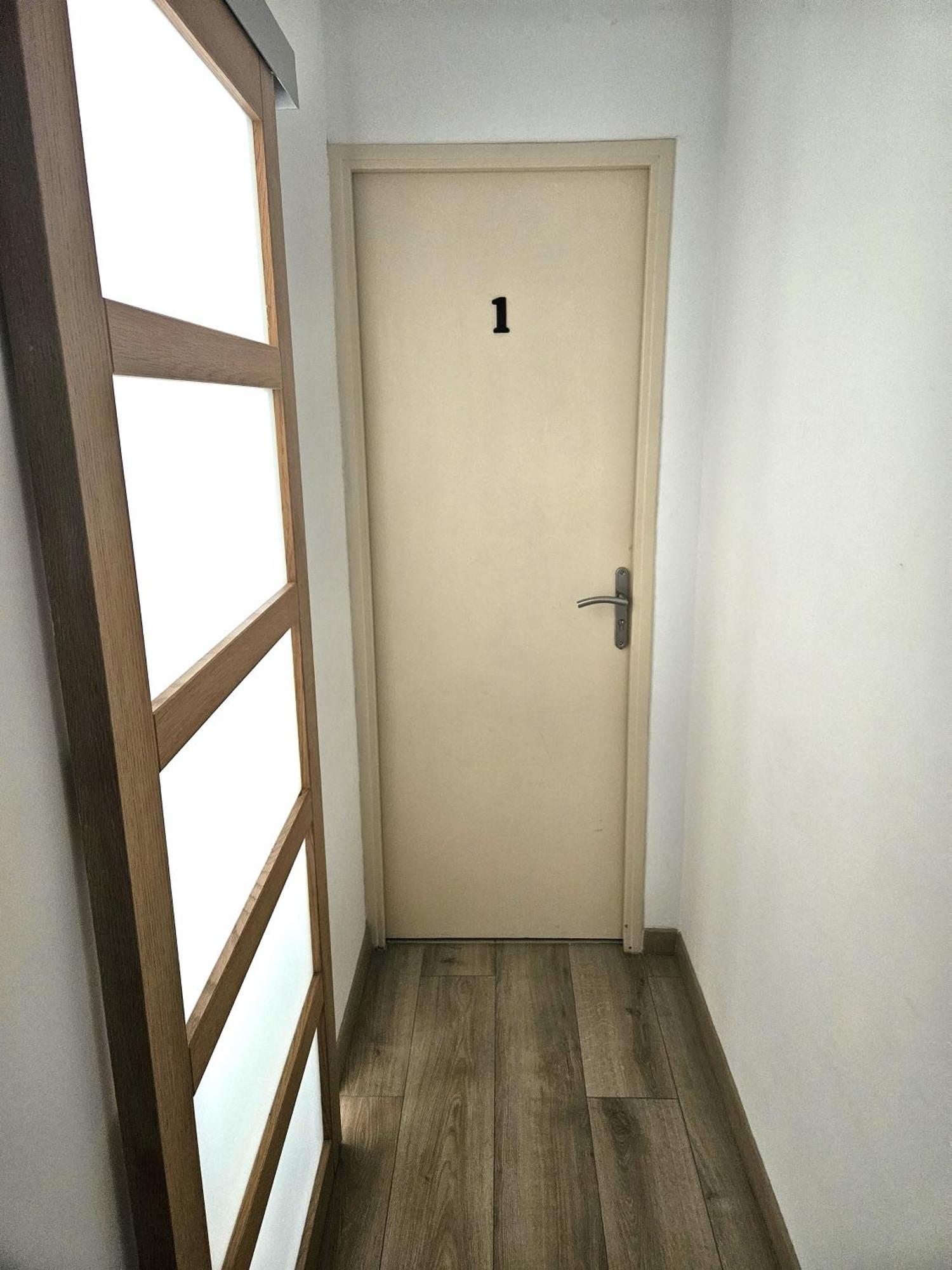 Chambre En Colocation Fille, Proche Mer, Climatisation * Toulon