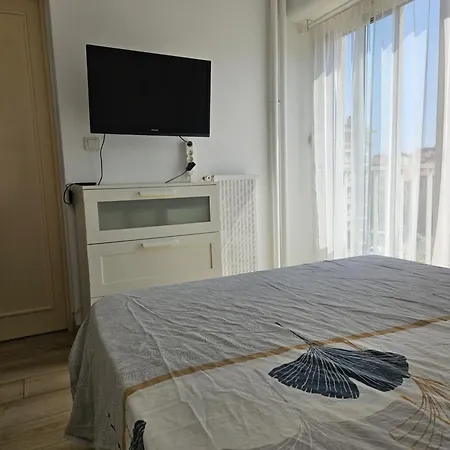 Chambre En Colocation Fille, Proche Mer, Climatisation Toulon Exterior photo