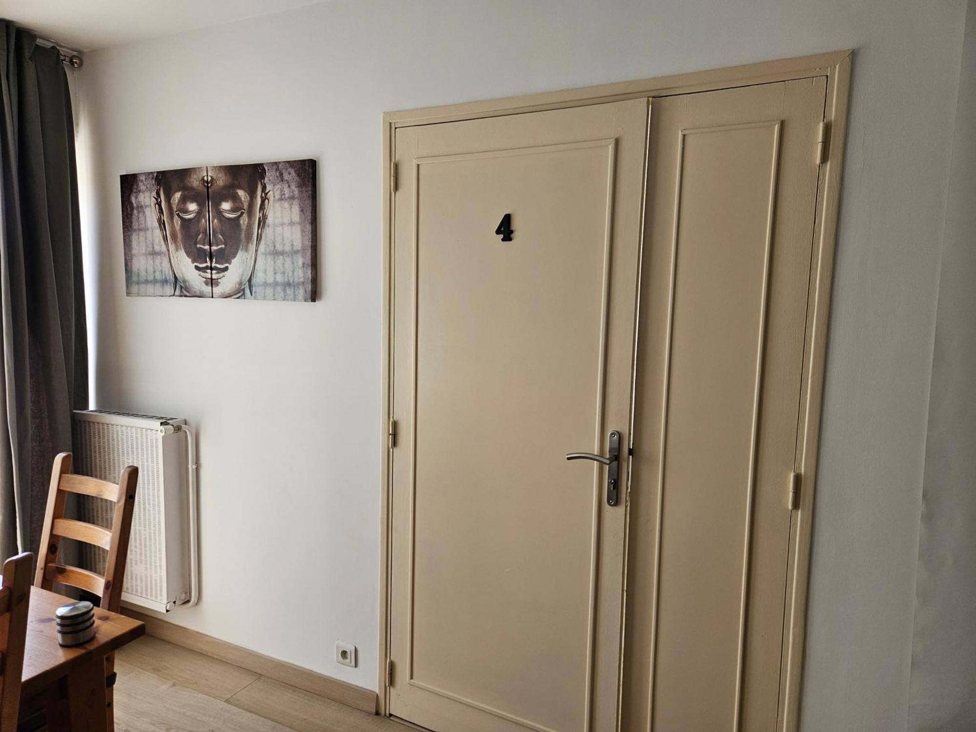 Chambre En Colocation Fille, Proche Mer, Climatisation Appartement Toulon
