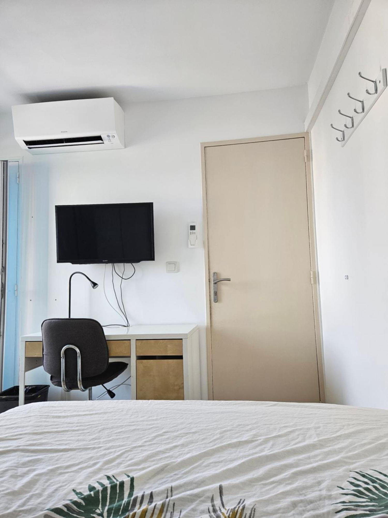 Chambre En Colocation Fille, Proche Mer, Climatisation *
