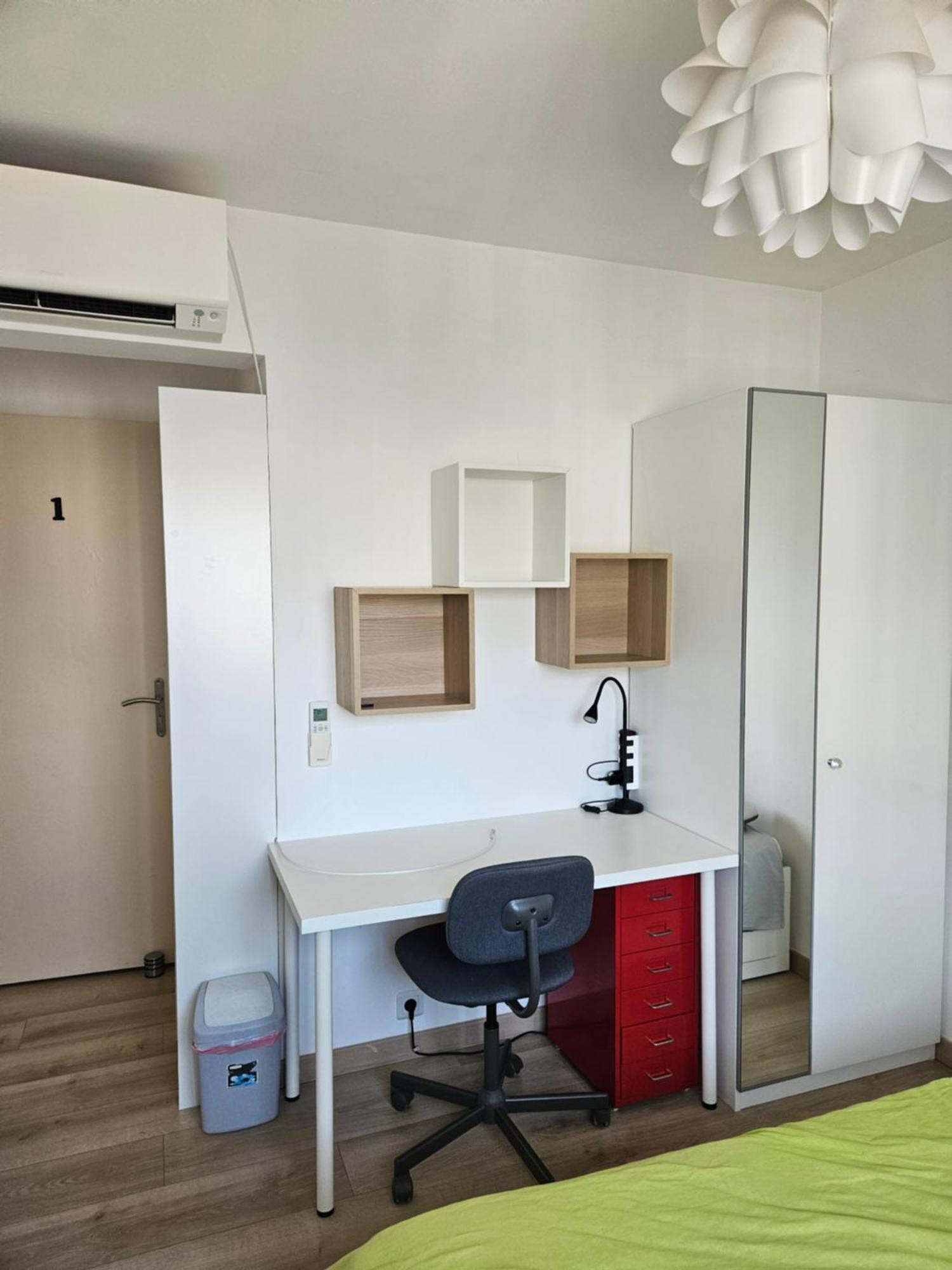Appartamento Chambre En Colocation Fille, Proche Mer, Climatisation *