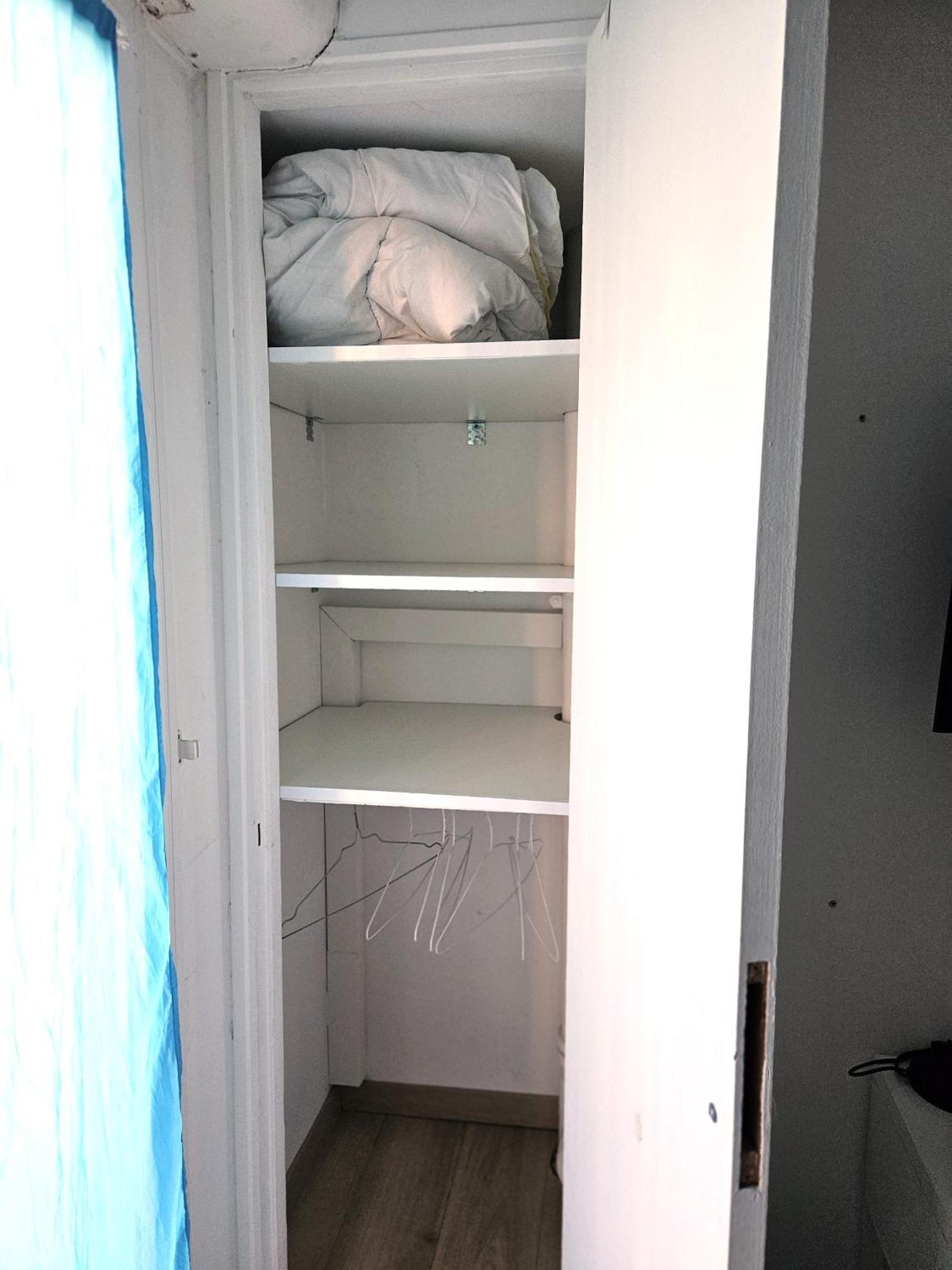 Chambre En Colocation Fille, Proche Mer, Climatisation Appartement Toulon